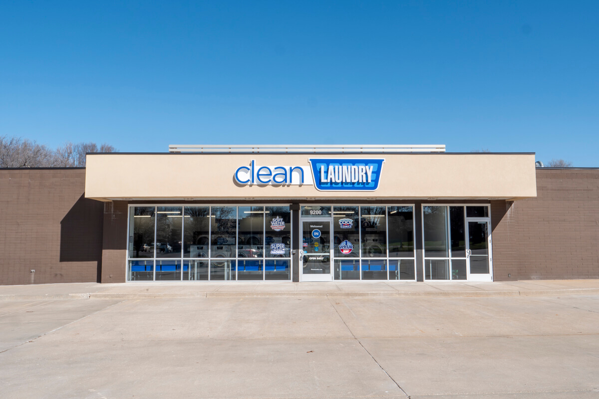 Laundromat on W 87th in Overland Park KS Clean Laundry